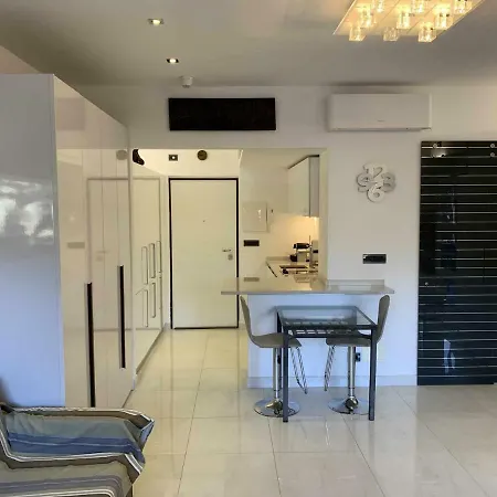 La Loggia Sul Mare Apartment *