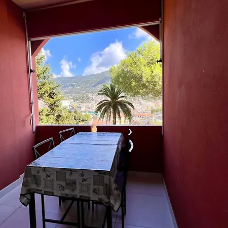 La Loggia Sul Mare